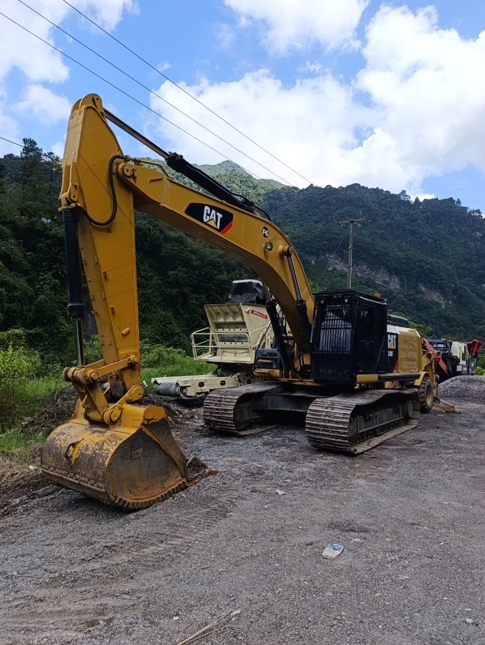 Excavadora para proyectos de construcción industrial y desarrollo urbano