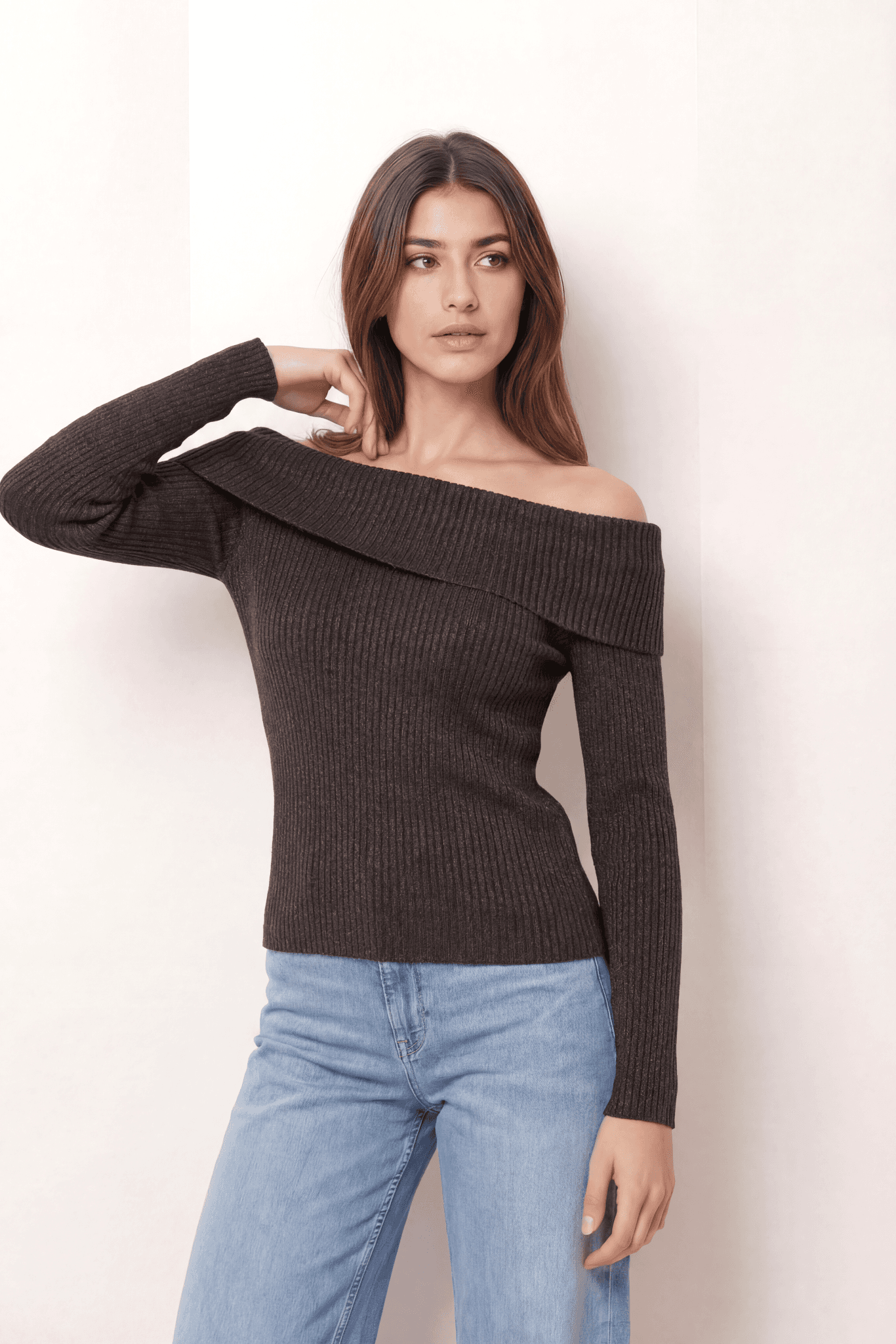 Multiple pose options for AI fashion models: front, back and side views to showcase clothing details. Compliant to marketplace e-commerce photography standards.