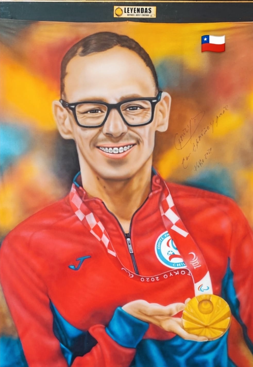 Pintura de Alberto Abarza, icónico nadador paralímpico chileno, exhibida en la exposición Leyendas del Deporte.