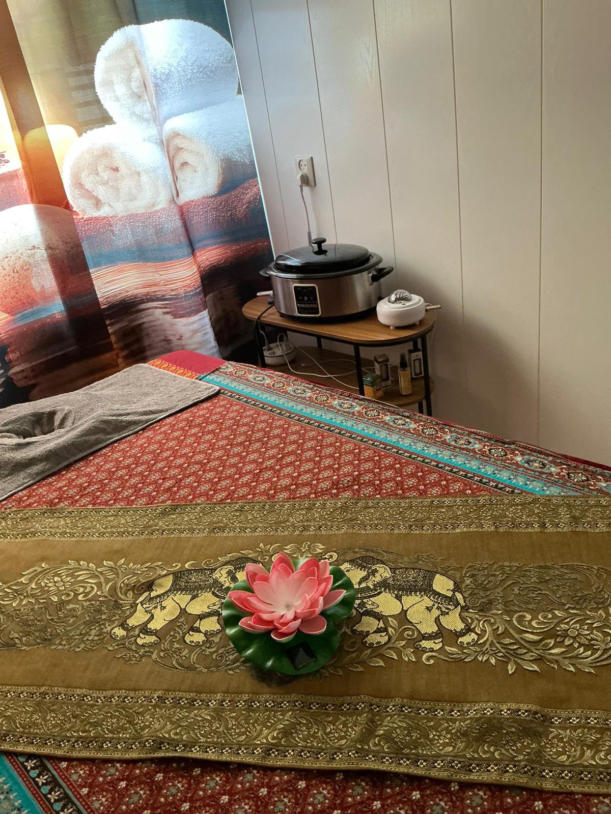 Voorbereid massagebed bij Sunny Thai Massage Nijkerk