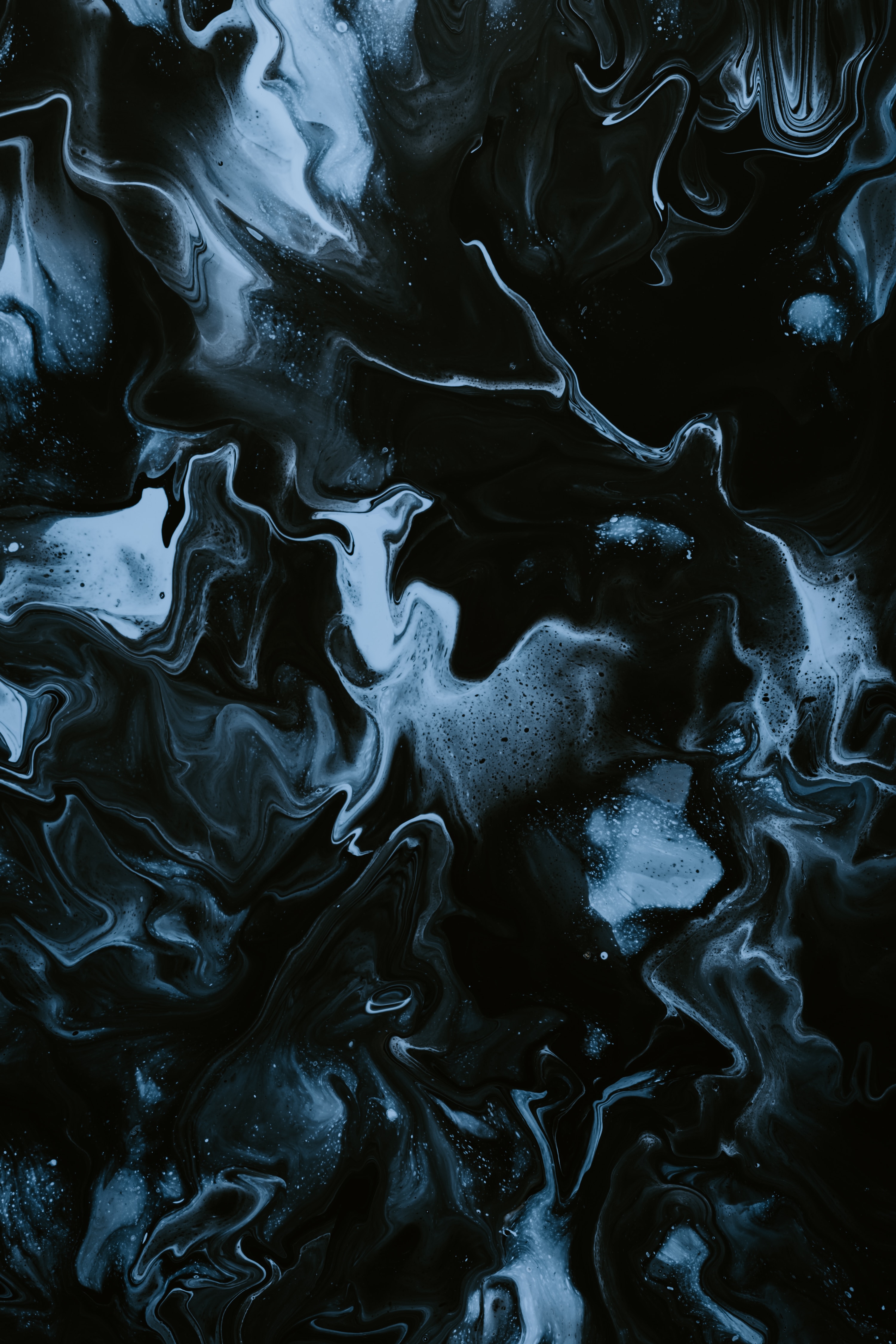 black and lihgt blue fluid