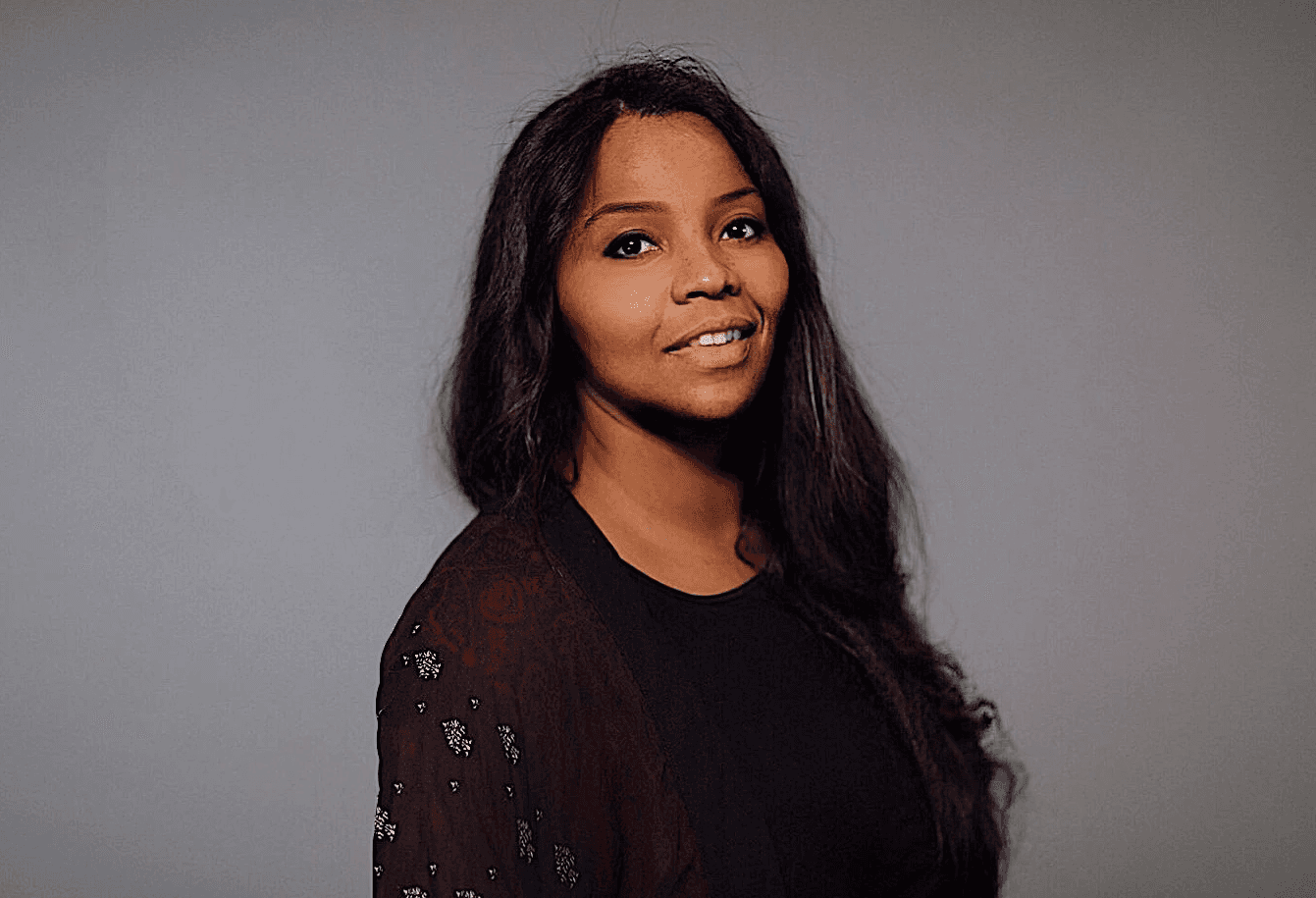 Nikki Taylor-Roberts Headshot