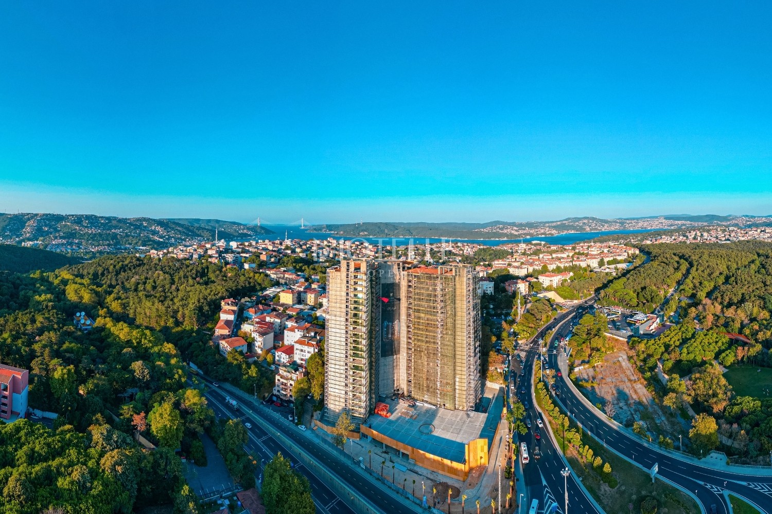 Modern kitchen design in JW Marriott Tarabya luxury residence