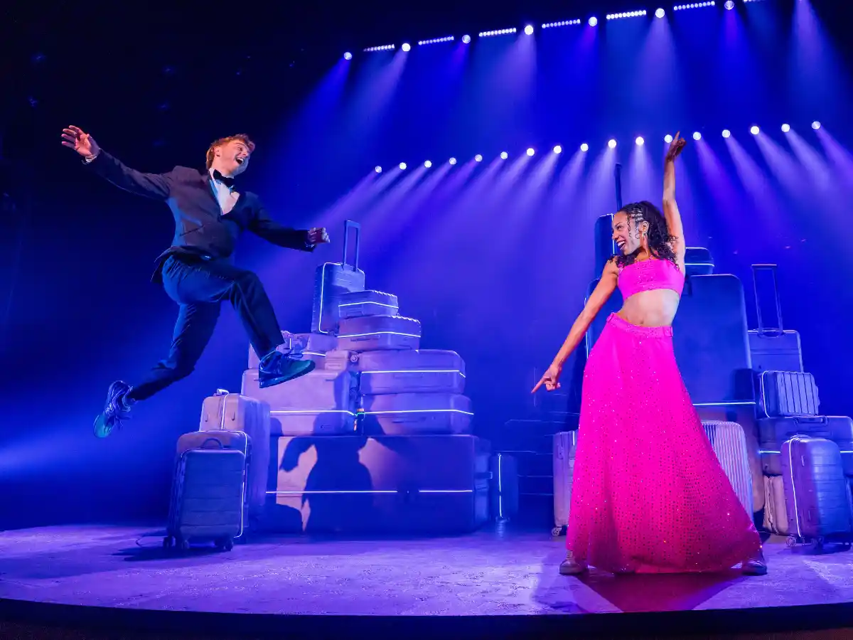 Романтична мить вистави «Двоє незнайомців на Бродвеї» у театрі Longacre, Нью-Йорк