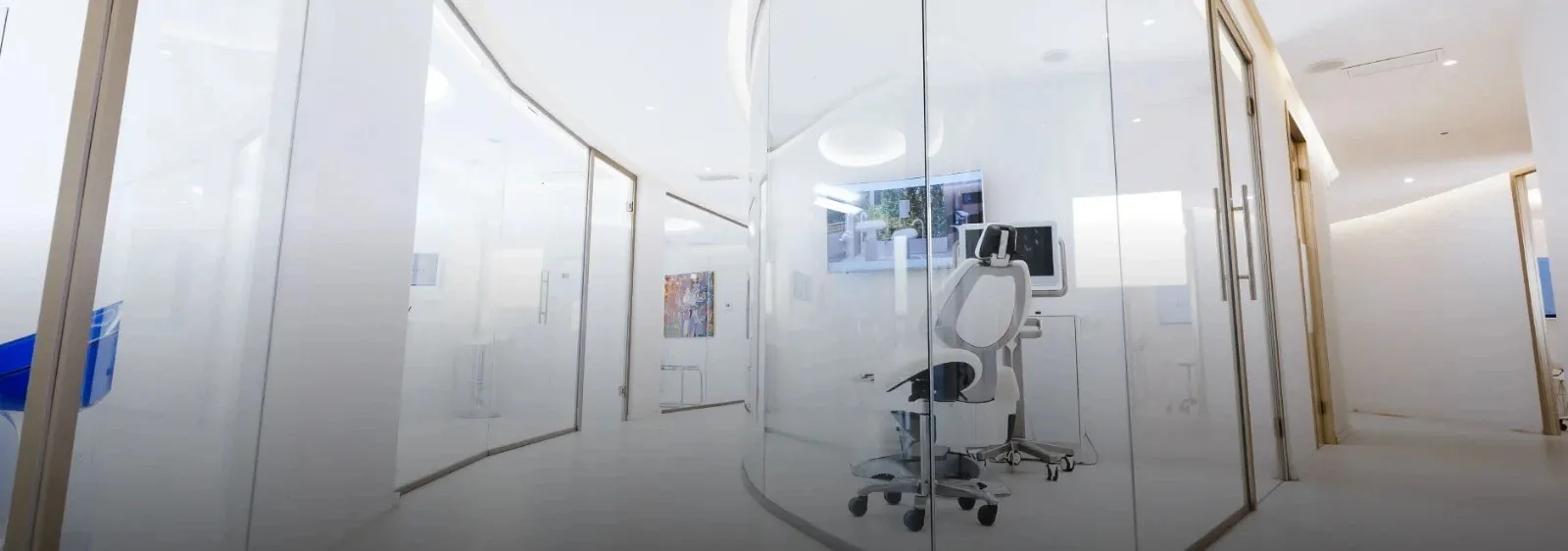 BW Design Centre 是一支擁有16年豐富經驗的專業設計團隊，我們專注於社區設計，致力打造更好社區環境。我們的服務涵蓋多個領域，包括醫療安老、教育空間、NGO非牟利組織、藝術設計、宗教團體、社區美化，以及環保ESG項目。我們透過專業工程和設計方案，從初步概念到完整執行，提供一站式服務，幫助客戶提升品牌形象，實現空間轉型，優化您的社區空間！無論是改善社區設施或推動可持續發展，我們都以創新和實用為本，確保每個項目都帶來實質價值。