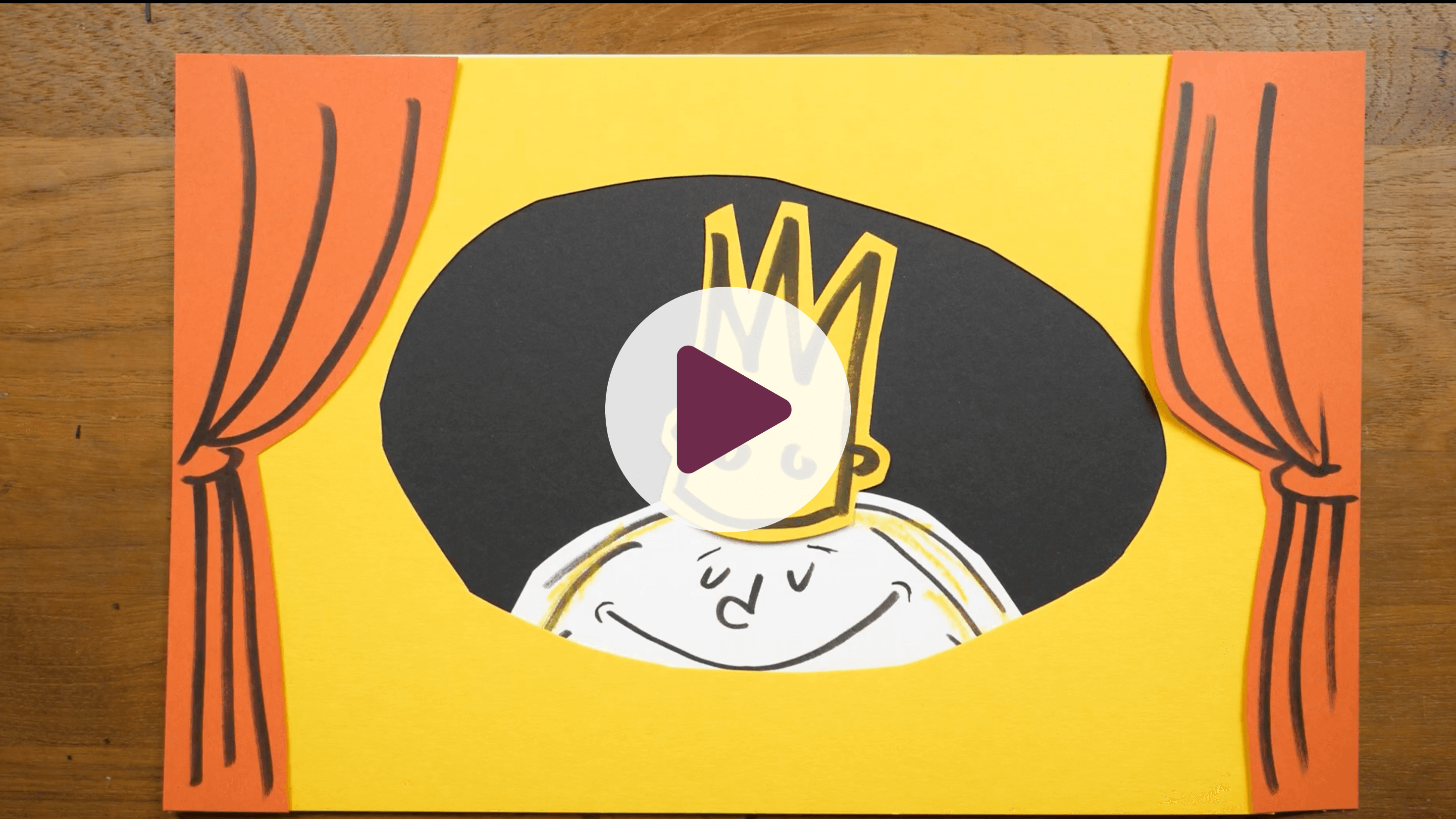 Caro Matzko (links) und Hannes Ringlstetter (rechts) im Studio. Schwarzer Hintergrund.