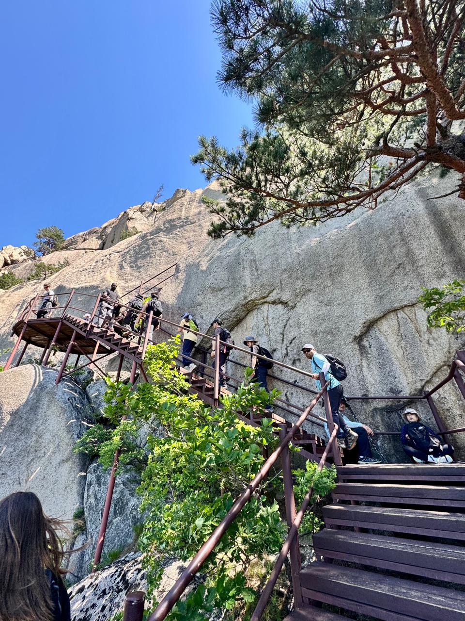 The stairs to the Ulsanbawi summit.