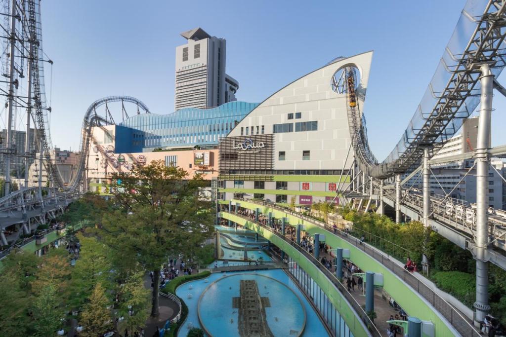 LaQua amusement park at Tokyo Dome City