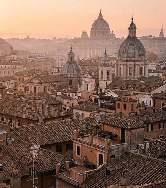 панорама Рима с куполами и терракотовыми крышами