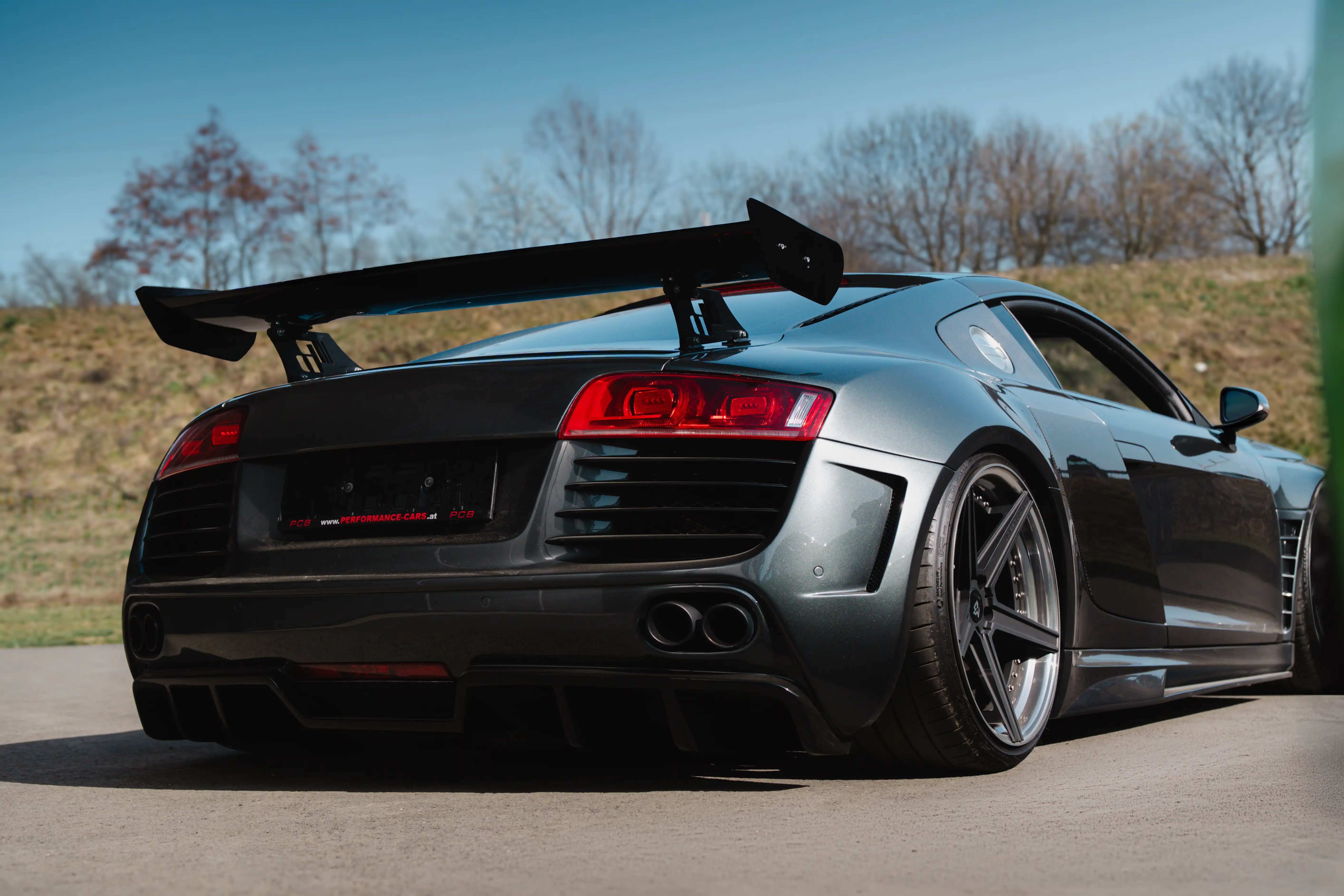 Audi R8 V8 Heckansicht mit Scheibentönung