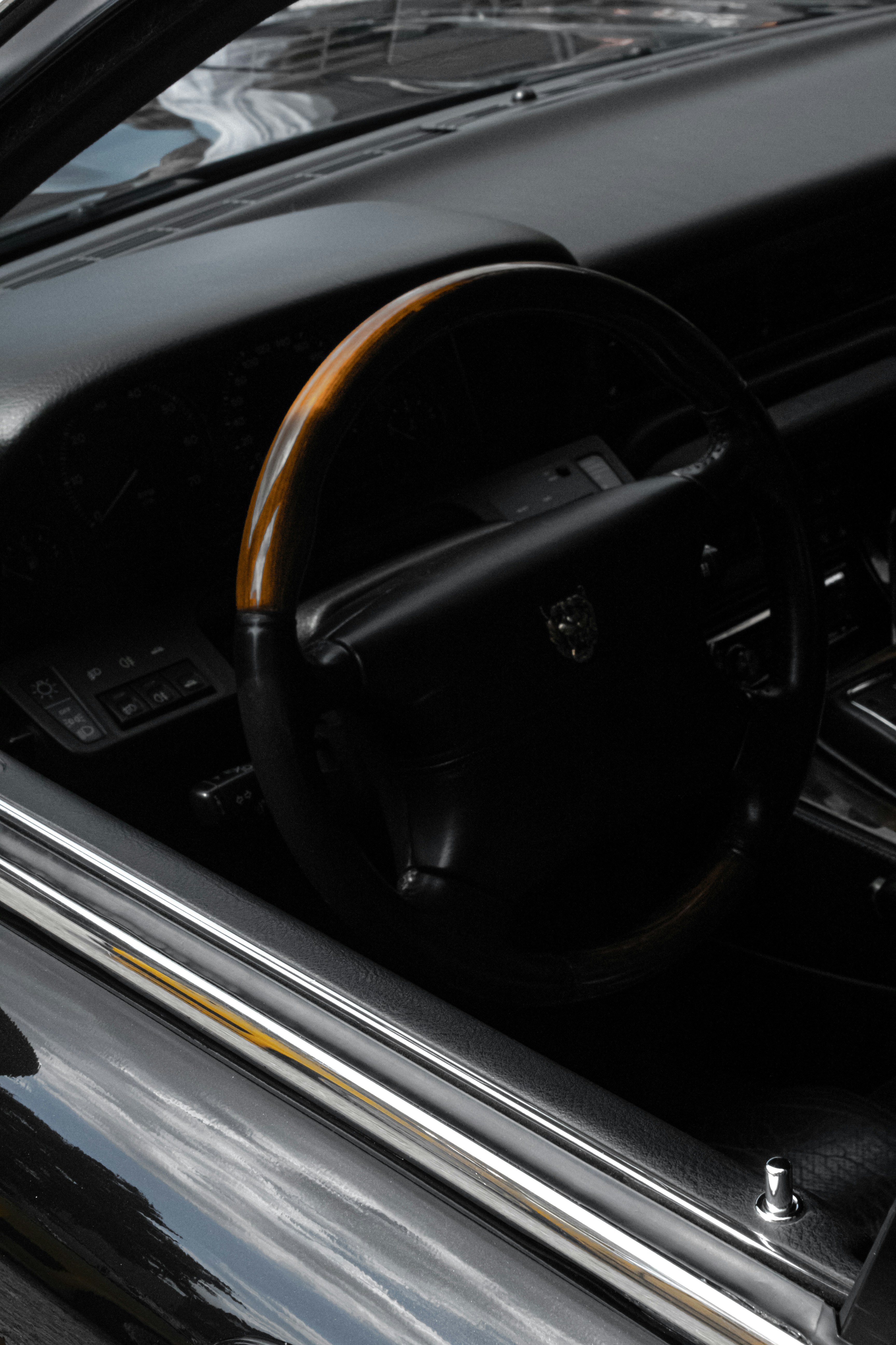 snow covered mountain during daytime