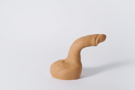 健大翻模陽具的龜頭，包莖細節。