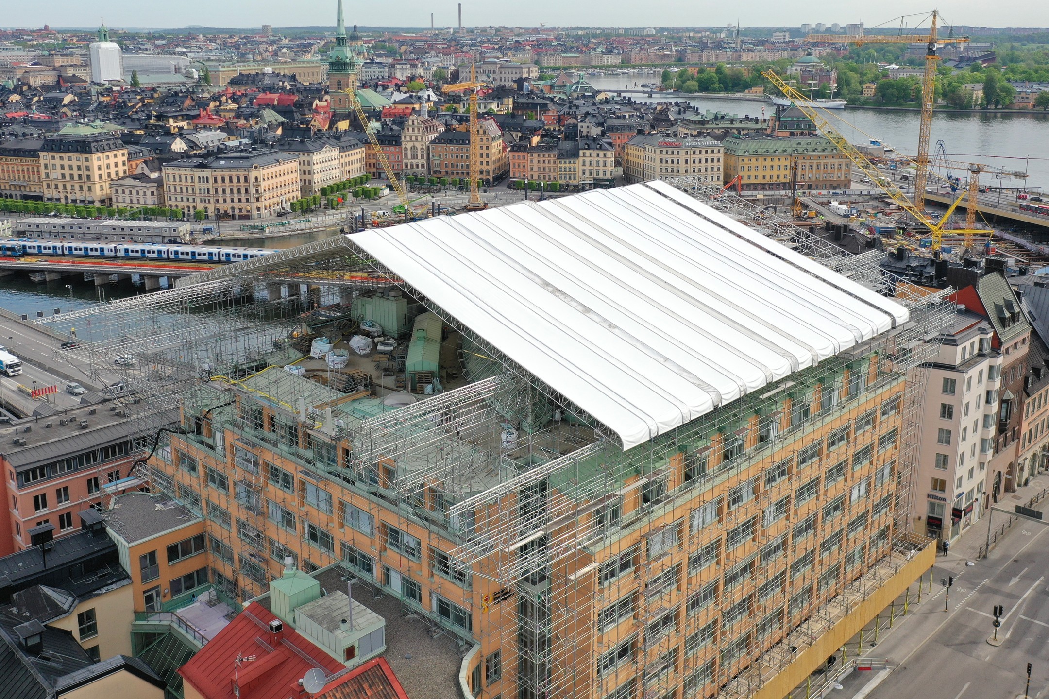 Byggnadsställning på Hornsgatan