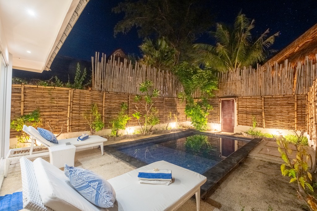 Seri Pool Villa Night