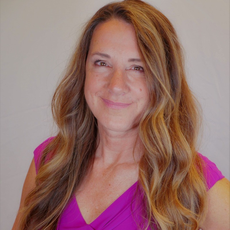 man in black crew neck shirt