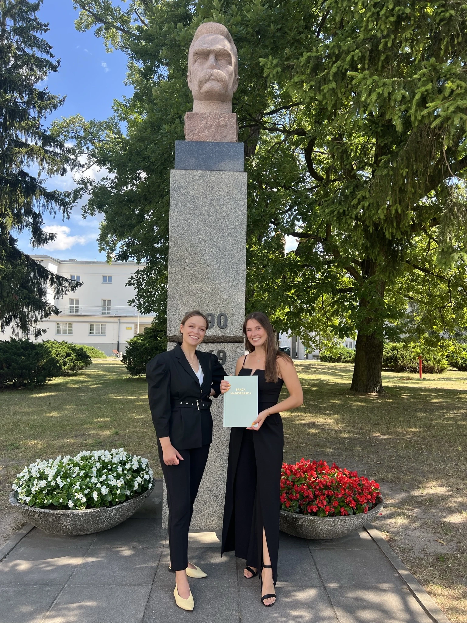 Concetrated triathlete grayscale