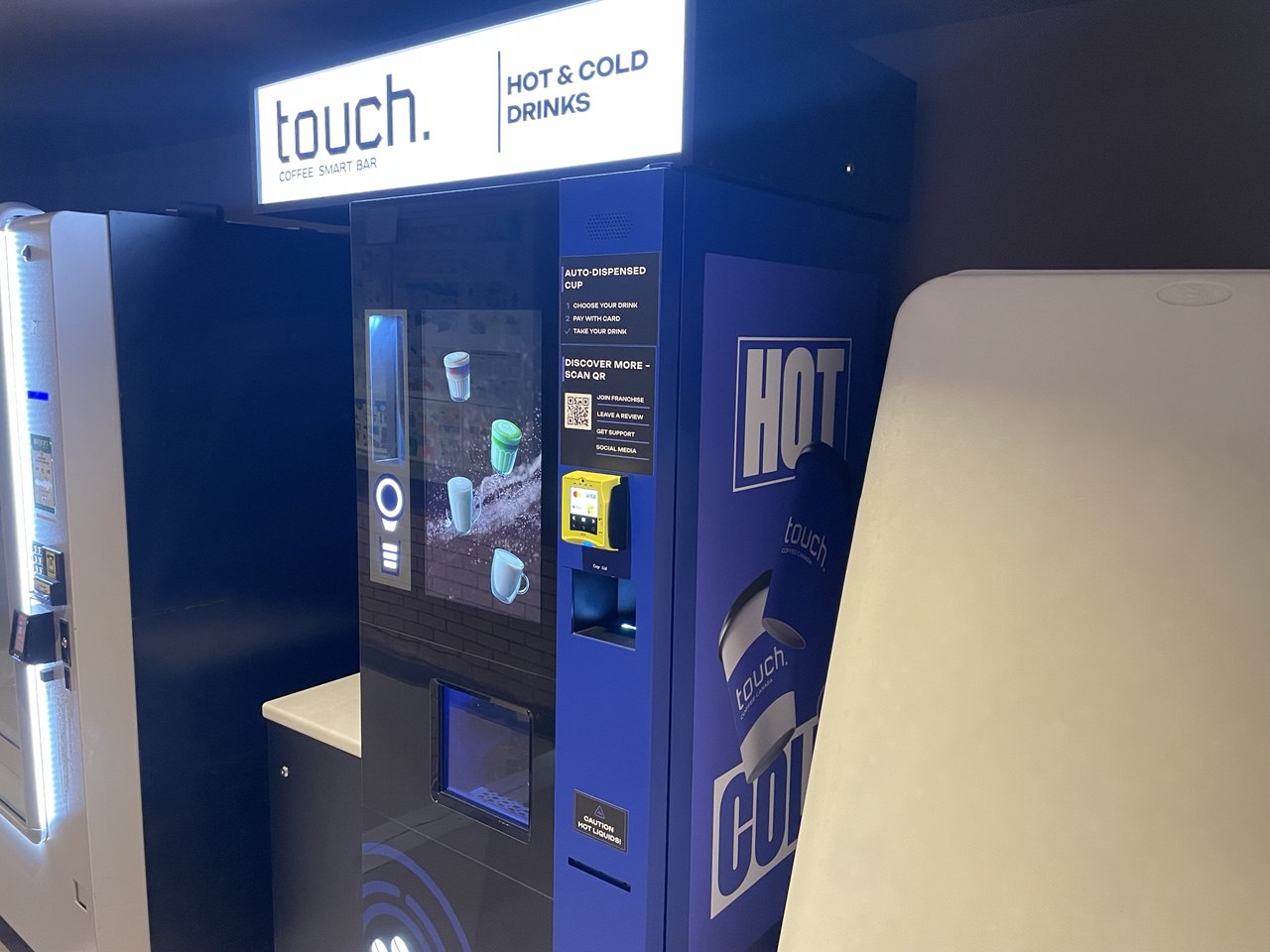 Automated Coffee Bar Franchise Opportunities in Canada: Investor Guide