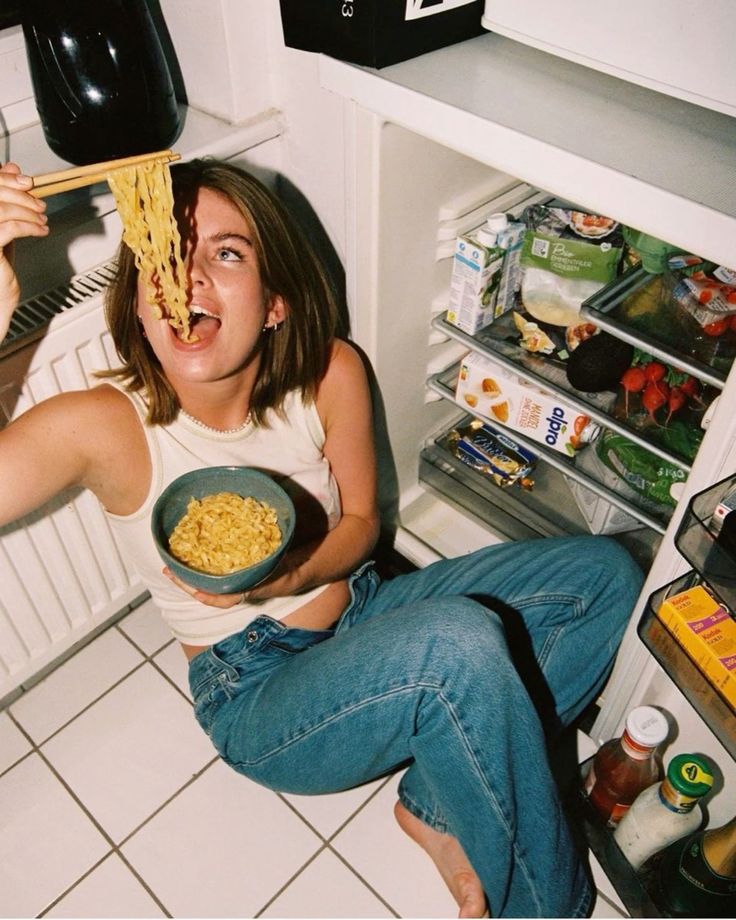 eating ramen on the floor