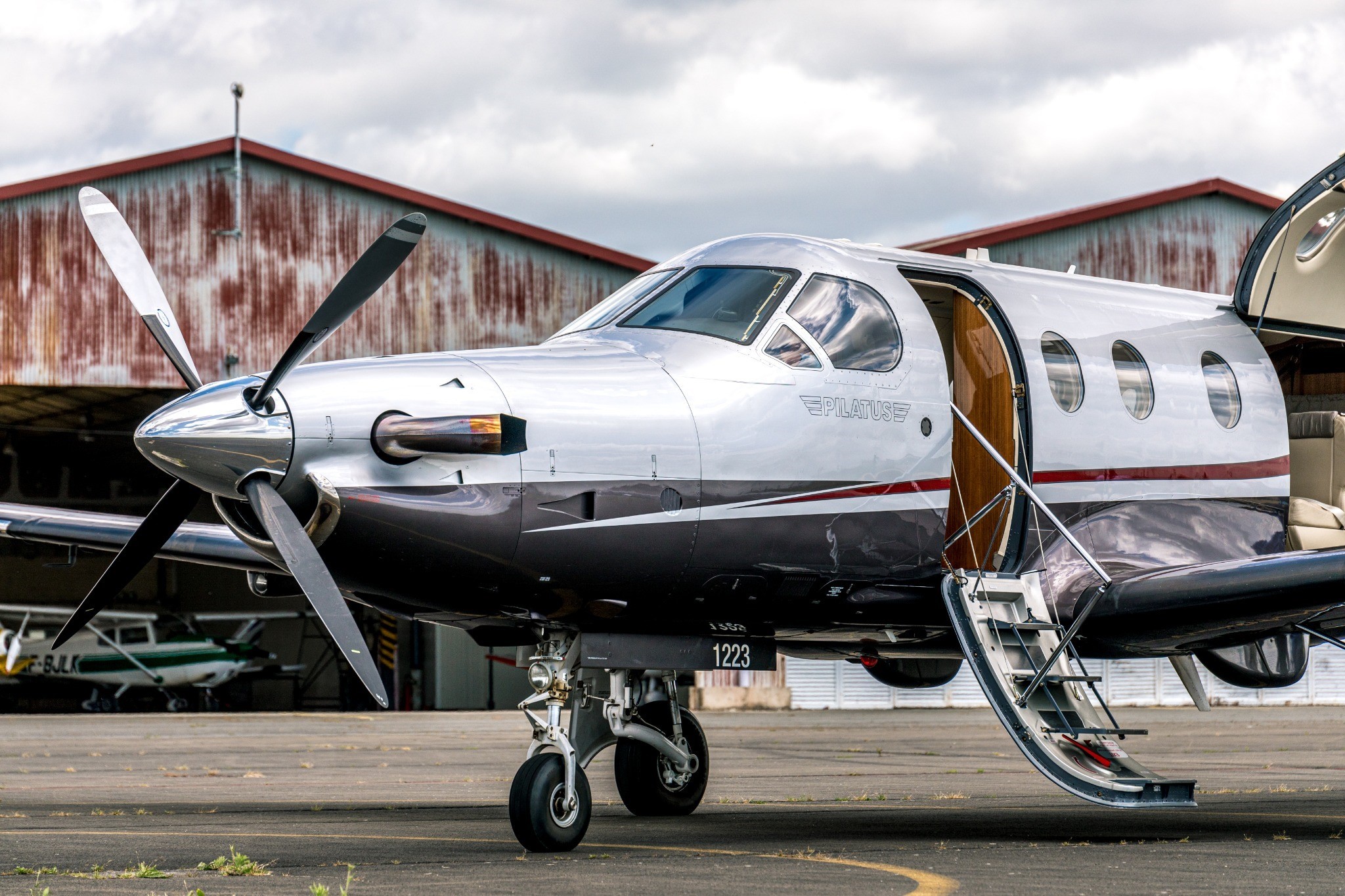 Pilatus PC-12 exterior