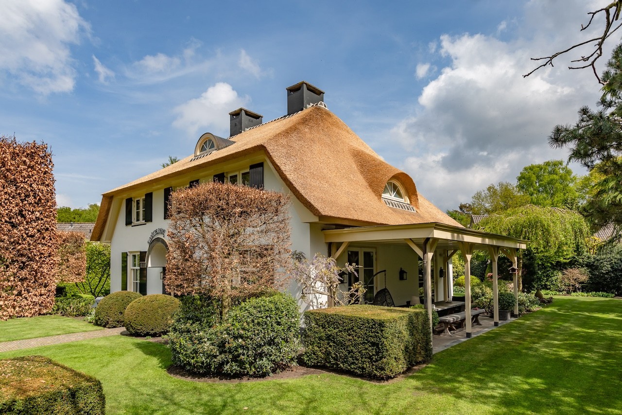 Overzichtsfoto van project Snelder Blaricum - Rietdekkersbedrijf van Dijk Putten