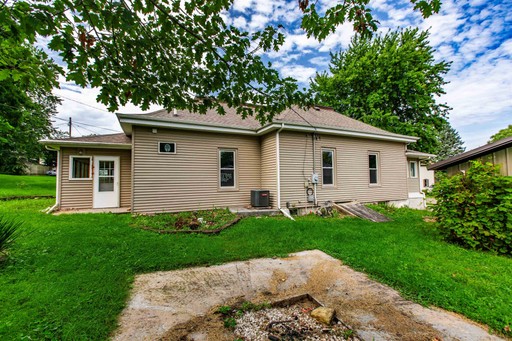Photo 12 of 309 E Chapel Street, Dodgeville