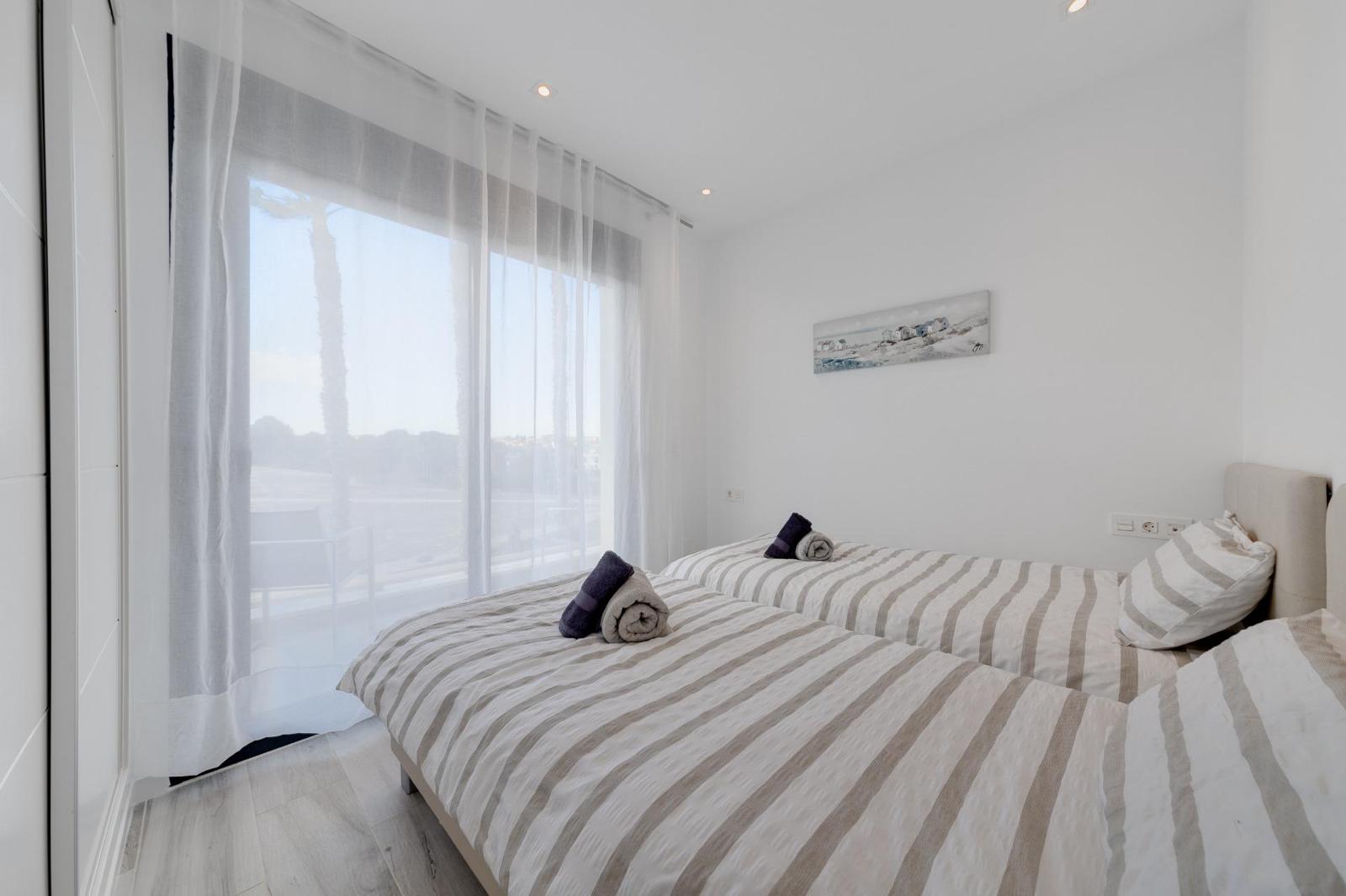 Commercial unit for sale in Lomas de Cabo Roig — 11
