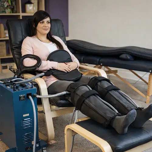Patient receiving PEMF therapy to improve circulation and support recovery