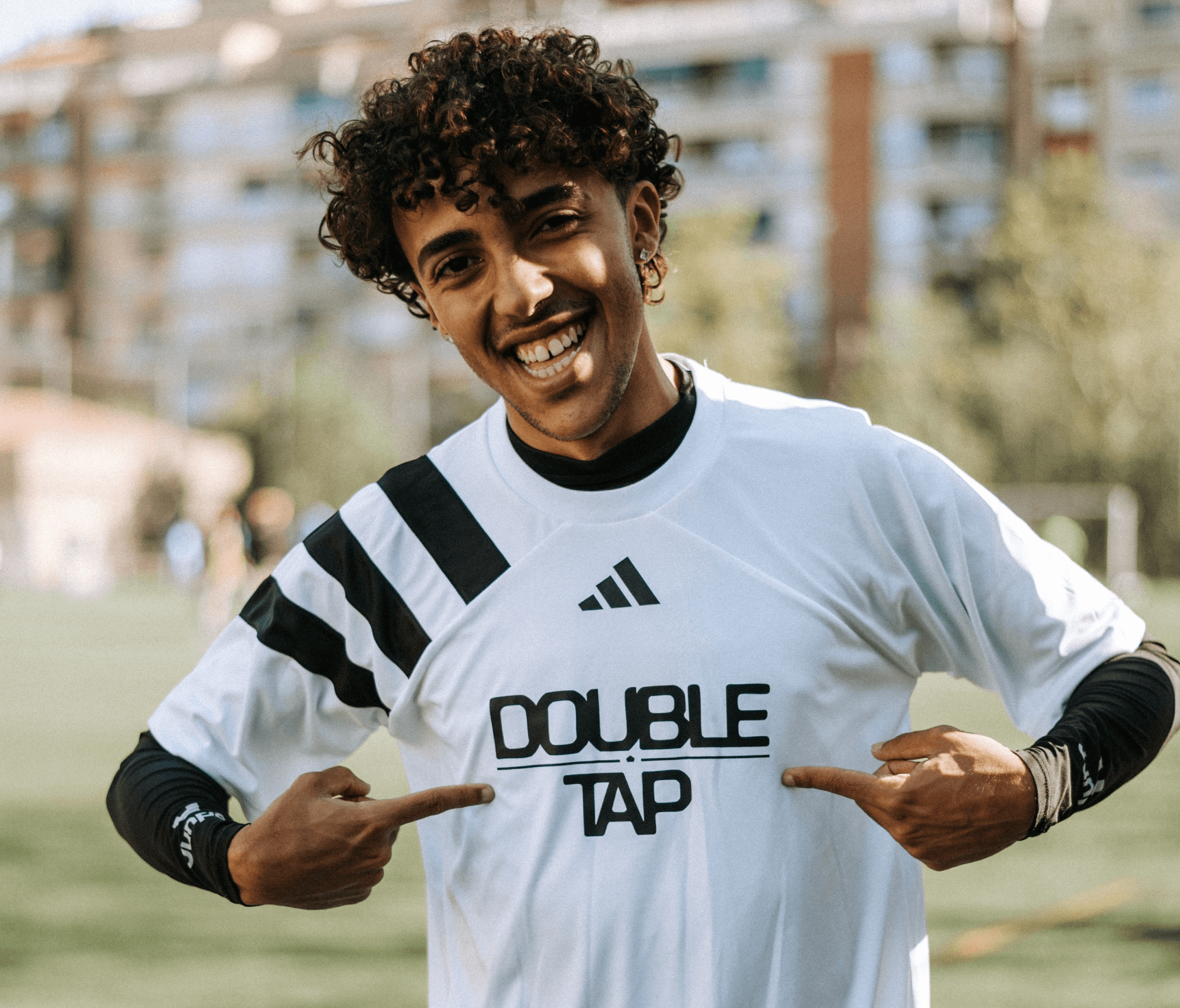 Edi queixinho signs with double tap football agency.