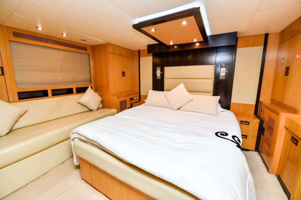 Dubai Yacht Rental | 66ft Majesty