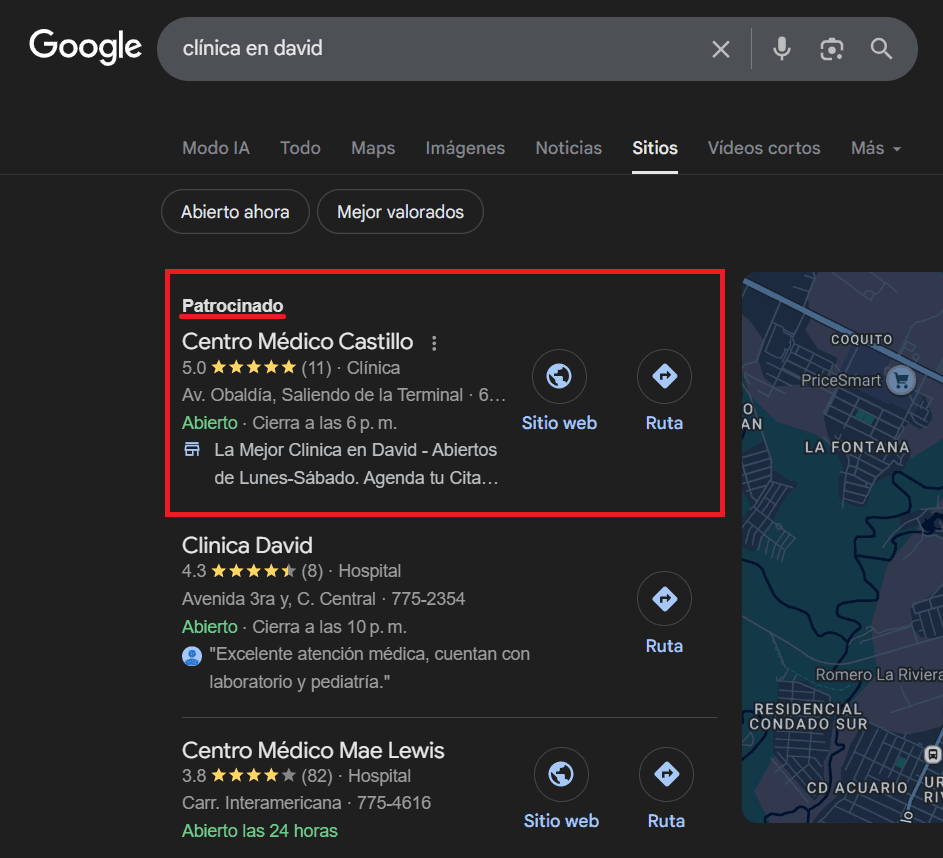 Anuncio patrocinado de Centro Médico Castillo apareciendo en el primer lugar de Google para la búsqueda ‘clínica en David’, mostrando cómo Google Ads coloca un negocio por encima de la competencia
