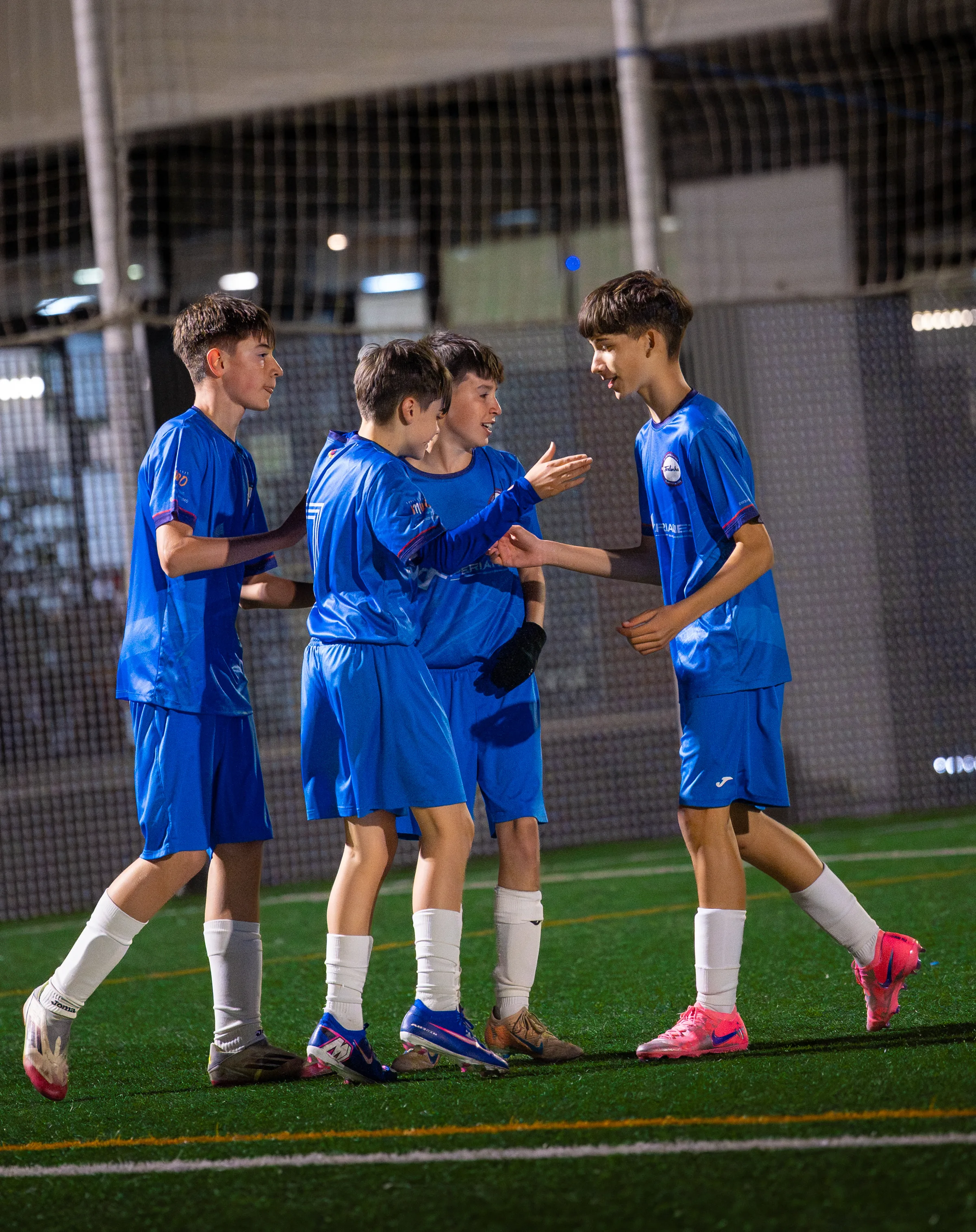 Equipo Sub-14 A del Club Terlenka disputando jugada en Barcelona 2026, foto deportiva de Nolan Pardo