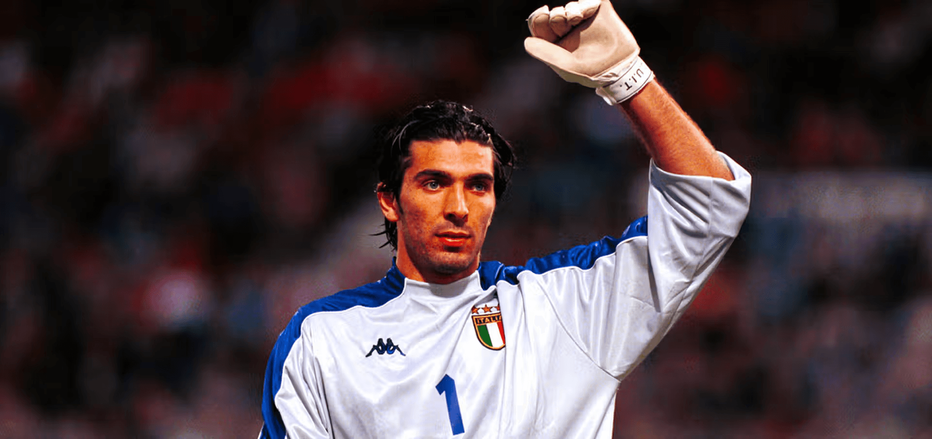 Буфон с екипа на любимата Италия