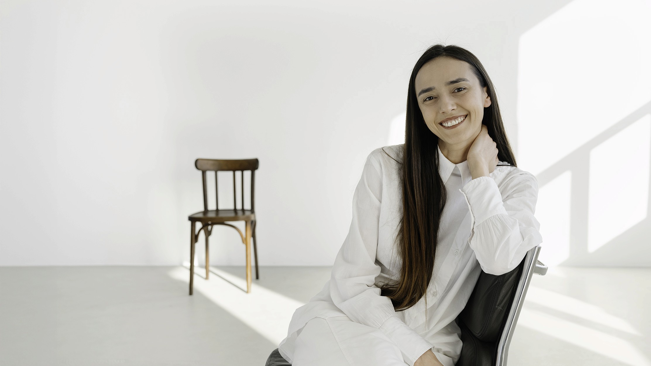 Coach explaining stuff to an athlete