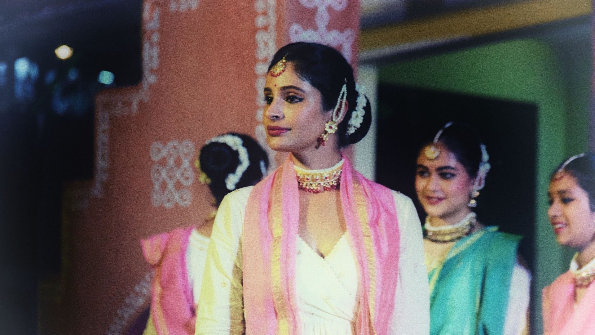 Photograph of A GIrl Performing Kathak Dance in hyderbad Captured by Ar Nikhil Mathew of the Conscious Forms Design Studio
