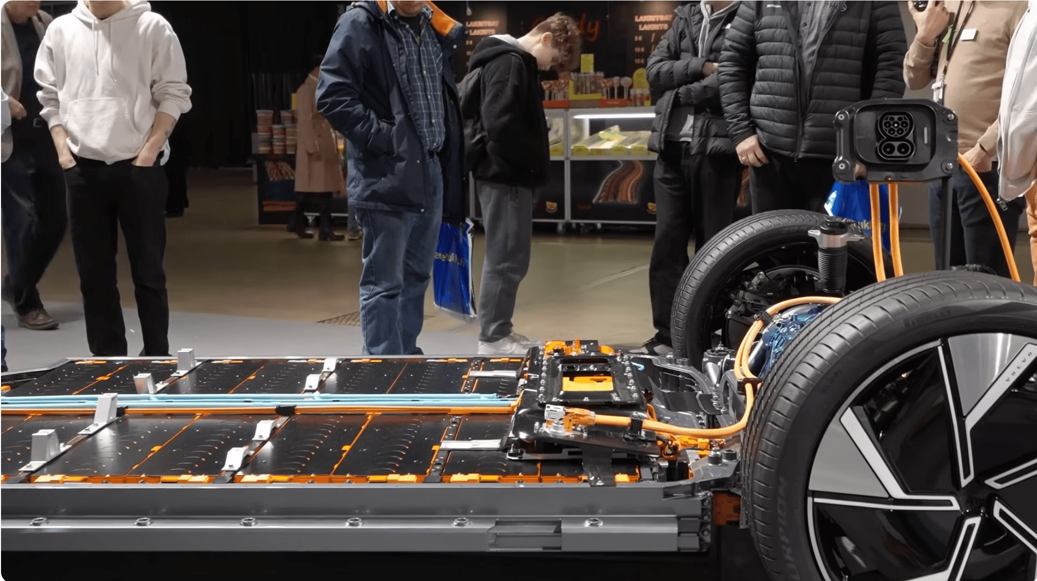 használt elektromos autó - akksi csere