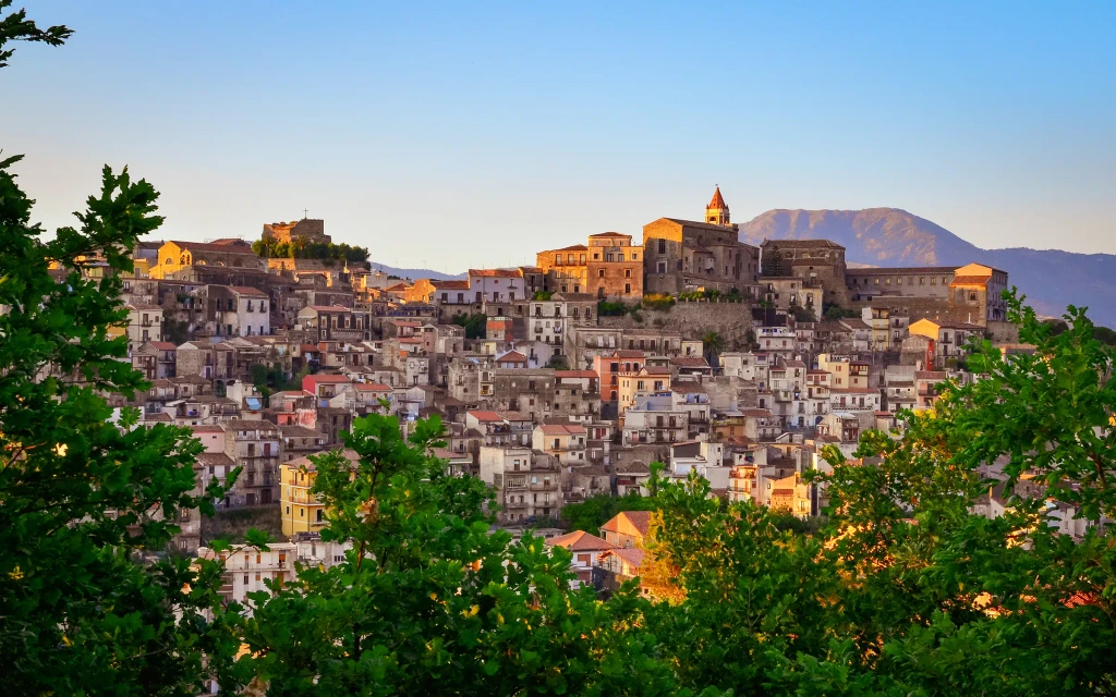 Sykkeltur Sicilia – sjarmerende Castiglione med utsikt over Alcantara-dalen | Expa Travel