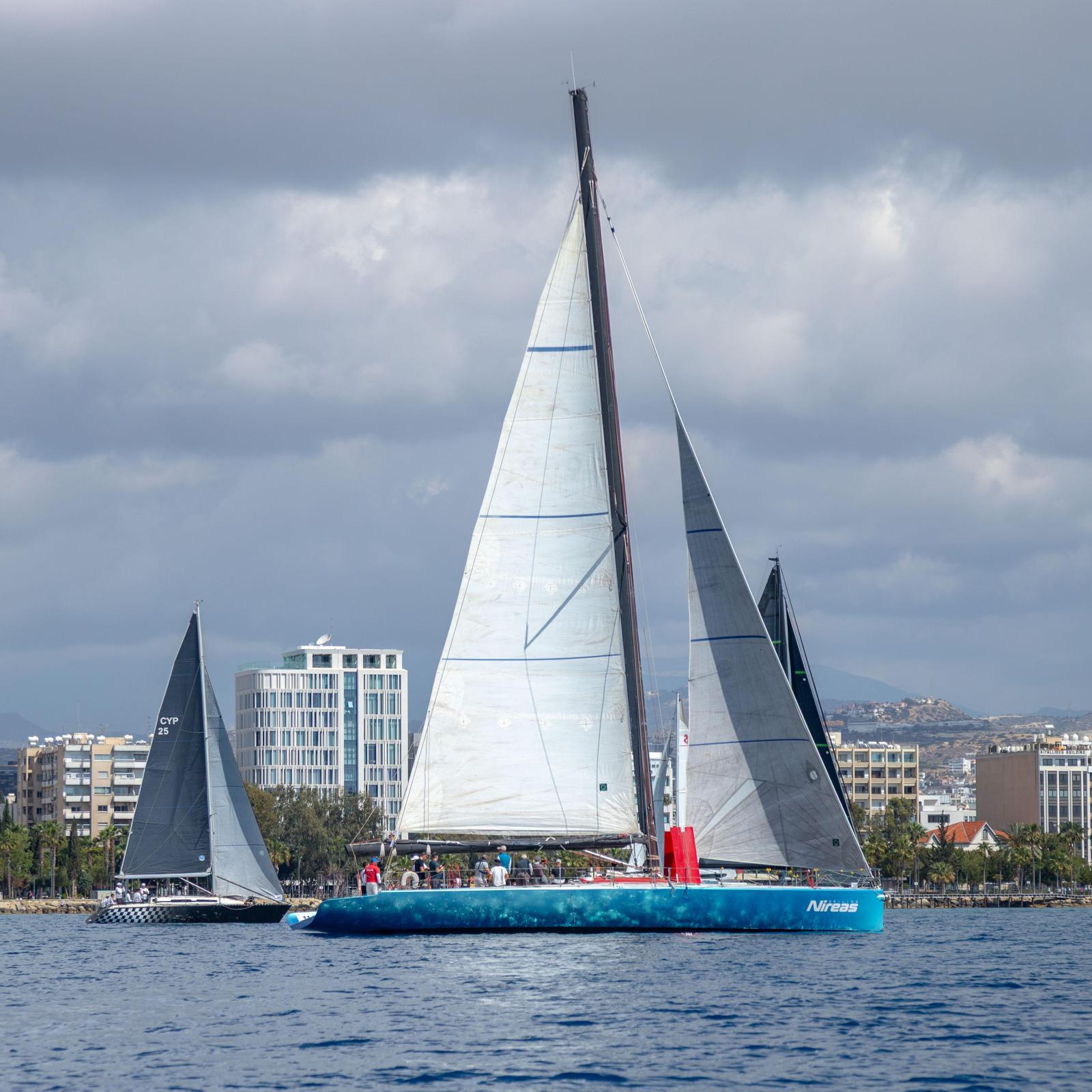 Dynamic picture of a cyclist riding downhill