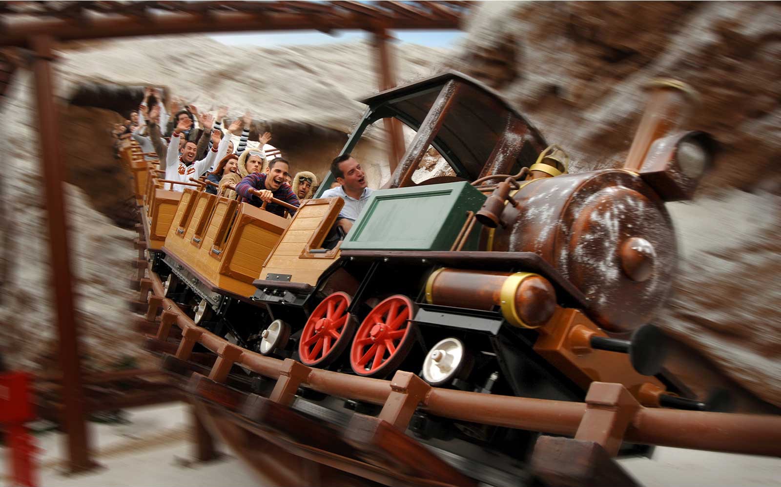 Lestarferð með farþegum í Gardaland Park.