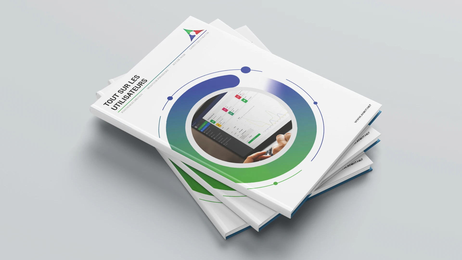 Mockup pile de guides utilisateur AniKit en format paysage — couverture et tranches bleues visibles, collection de livrets thématiques onboarding pour environnement industriel, Tartelette Concept