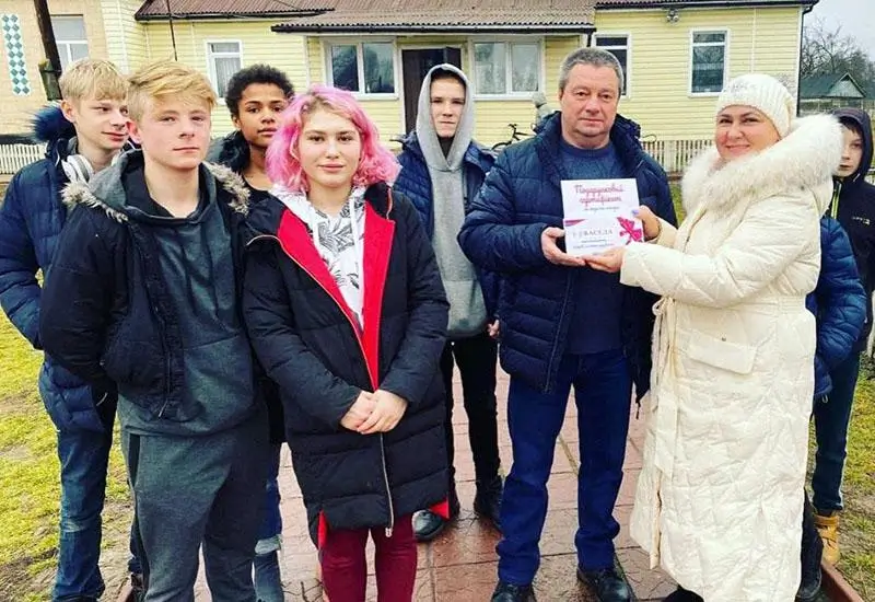 Волонтери привезли допомогу в дитячий будинок