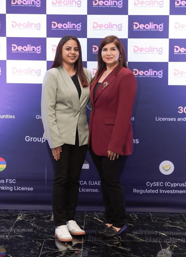 Tanu Chopra with an attendee at a Dealing event