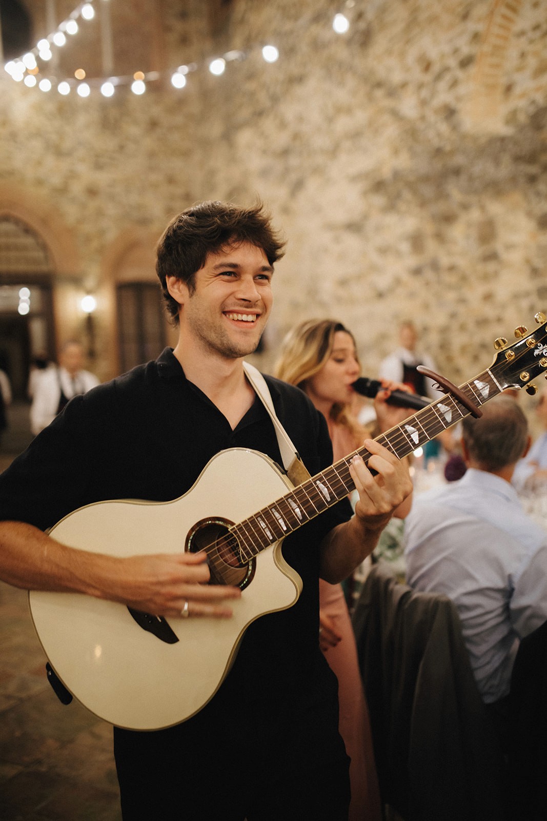 Groupe de musiciens lors d'un concert d'entreprise. 