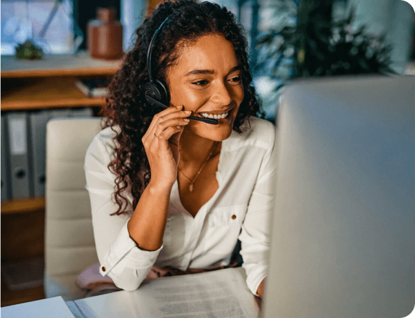 A woman giving support through the phone