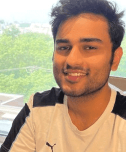 man wearing black shirt