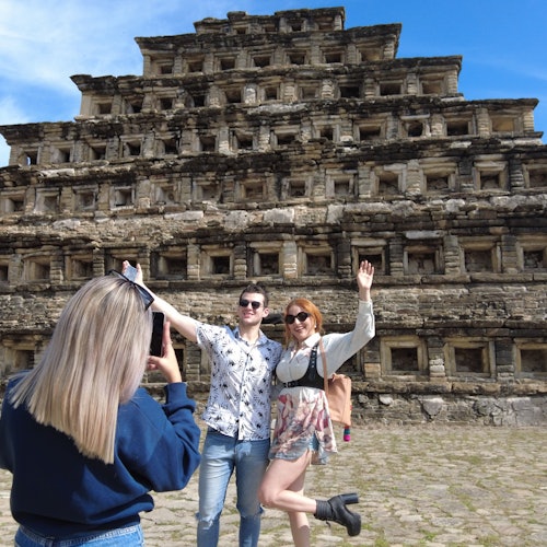 Kim tự tháp của các thị trường ngách