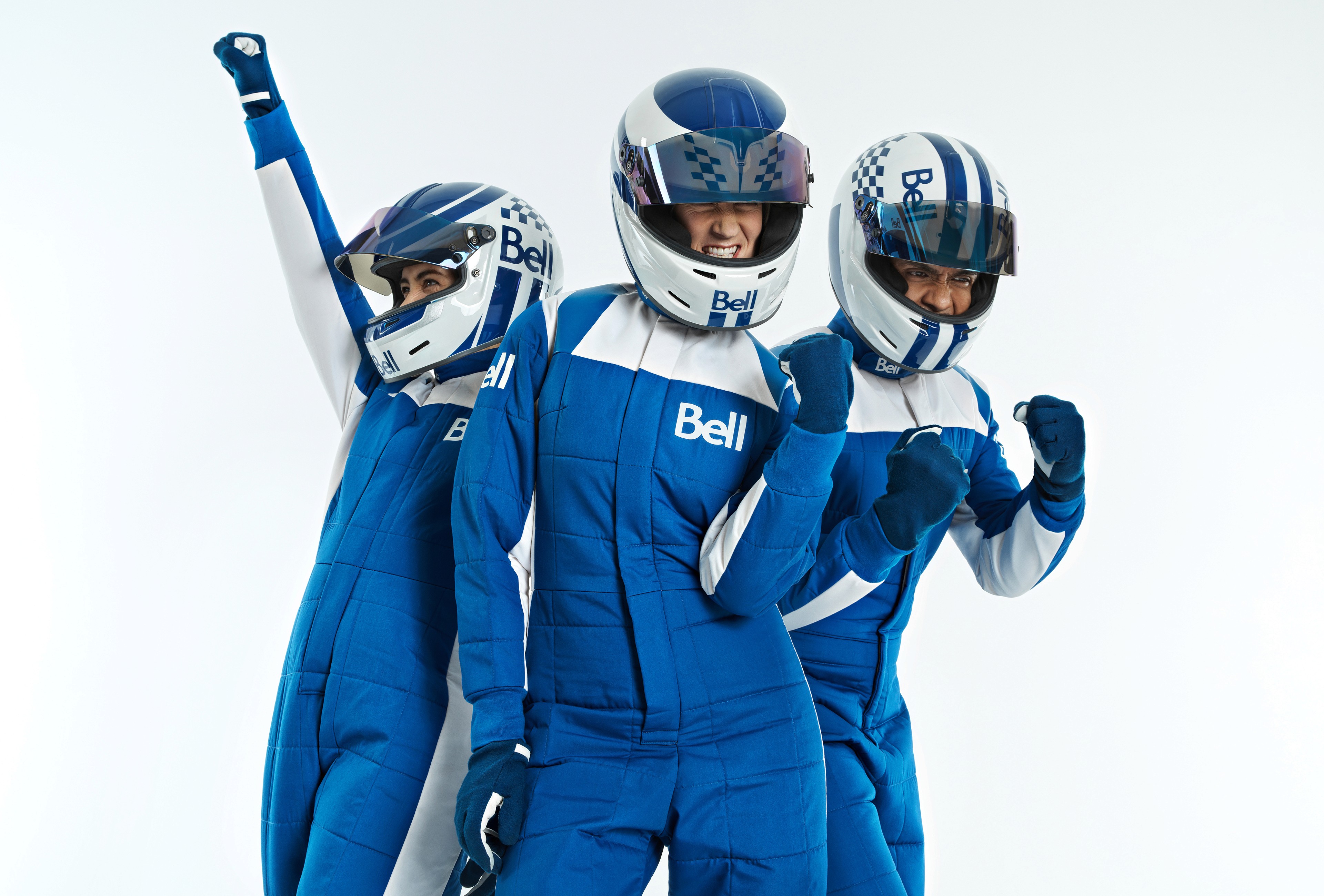 Bell — groupe de trois personnes casquées