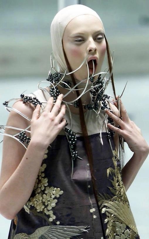 Runway Alexander Mcqueen Voss Mcqueen Voss Alexander Mcqueen Archive Spring  2001 Voss Alexander