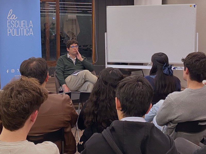 la-escuela-politica-2-universitario-formacion-ideapais.jpg