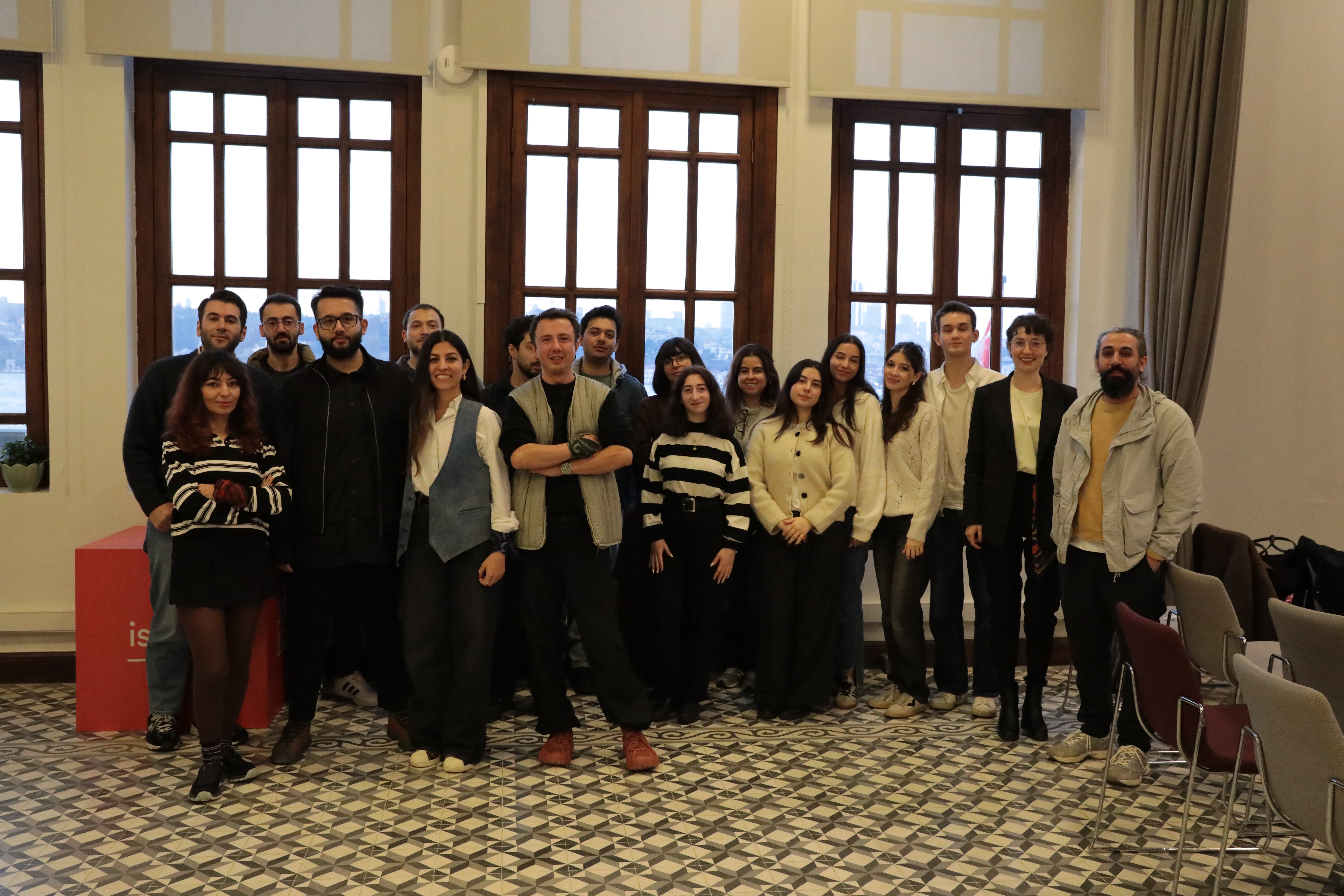 500+ Kişiyi UX Eğitimlerimizde ağırladık. 200+ Proje Tamamladık. Ödüller kazandık. 20+ Etkinlikte UX ve Tasarım Konuştuk.