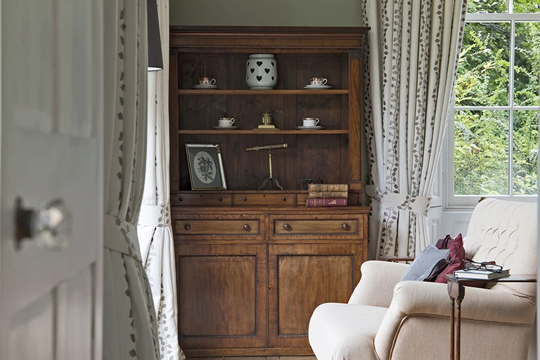 Hartingtons Heritage Tours hotel, Darley House, Sitting room